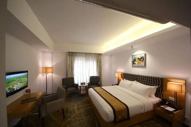 Canary Park Suite 2 connected Rooms