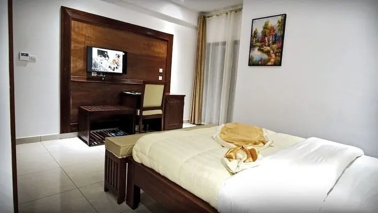 Standard Tek Büyük Yataklı Oda