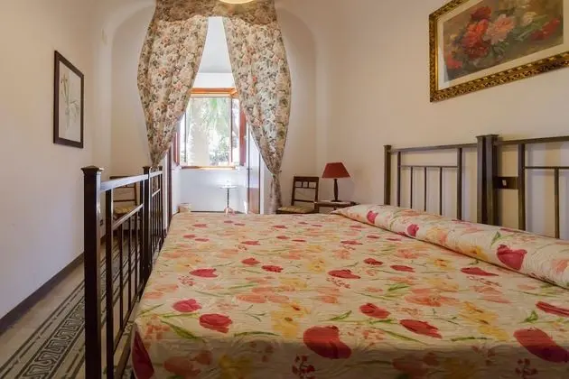 Tek Büyük veya İki Ayrı Yataklı Oda, Deniz Manzaralı (2)