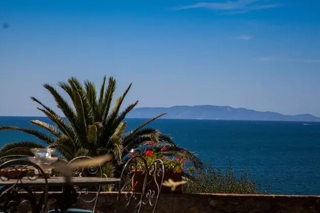 Tek Büyük veya İki Ayrı Yataklı Oda, Deniz Manzaralı (2)