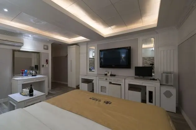 Deluxe Tek Büyük Yataklı Oda