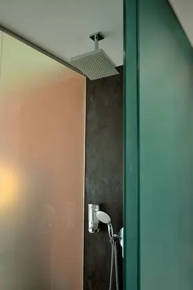 Tek Büyük Yataklı Oda (2 Adults + 1 Child)
