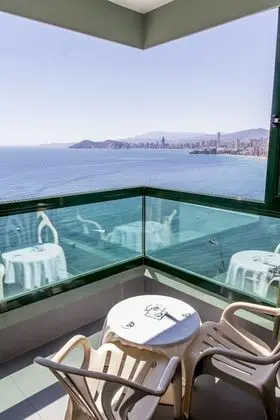 Tek Büyük Yataklı Oda (2 Adults + 1 Child)
