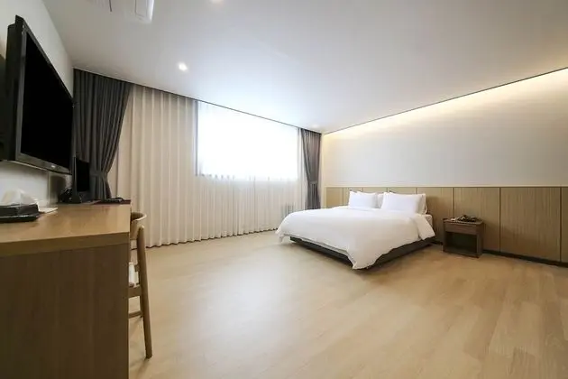 Deluxe Tek Büyük Yataklı Oda