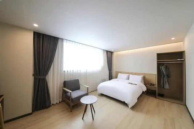 Deluxe Tek Büyük Yataklı Oda