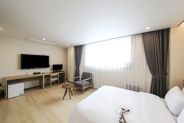 Deluxe Tek Büyük Yataklı Oda