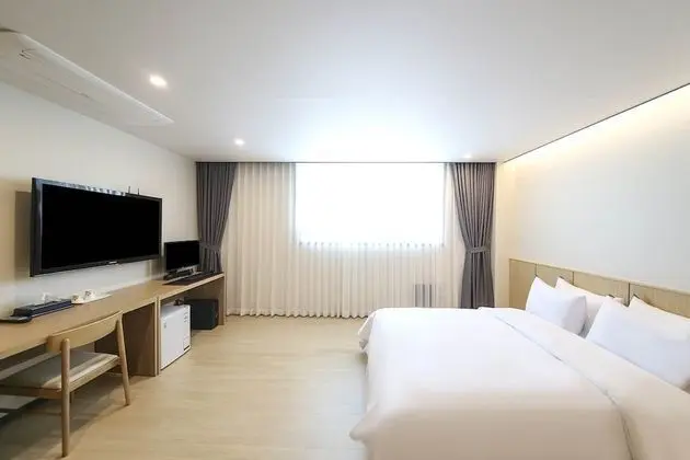 Deluxe Tek Büyük Yataklı Oda