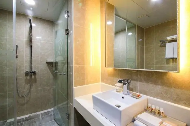 Standard Tek Büyük Yataklı Oda (Free Upgrade to Superior Double Room)