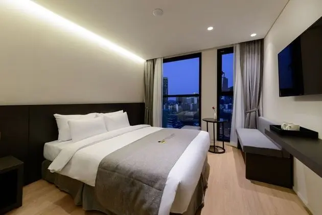 Deluxe Tek Büyük Yataklı Oda