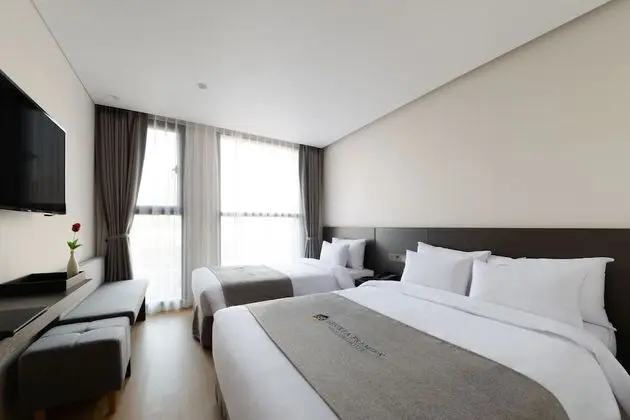 Tek Büyük veya İki Ayrı Yataklı Oda (Brunch for 1 PKG)