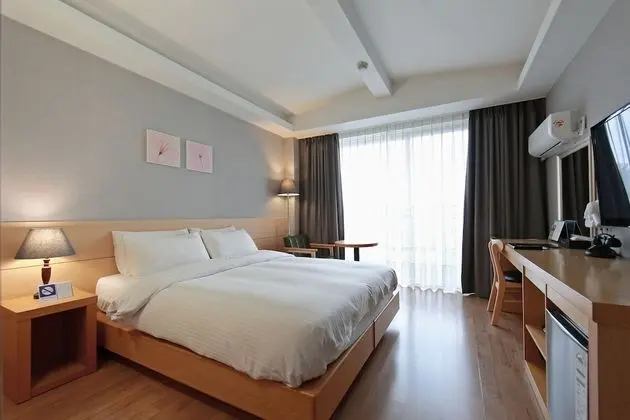 Deluxe Tek Büyük Yataklı Oda