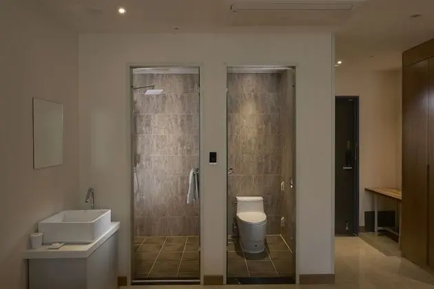Standard Twin Room, 2 Double Beds (more than 2 people, extra person fee 15,000KRW on the spot)