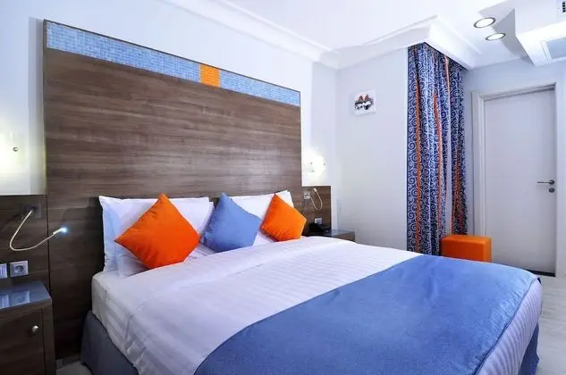 Superior Tek Büyük Yataklı Oda, Balkon, Avlu Manzaralı