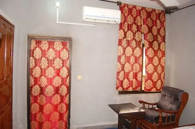 Superior Tek Büyük Yataklı Oda (C)