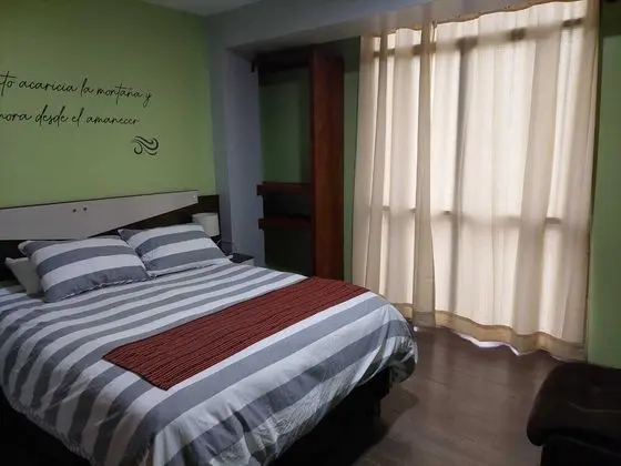 Premium Oda, 1 Büyük (Queen) Boy Yatak