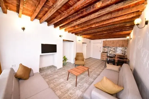 1 + 1 Daire, Bahçe veya Sokak Manzaralı, Balkonlu