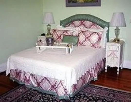Belle Room