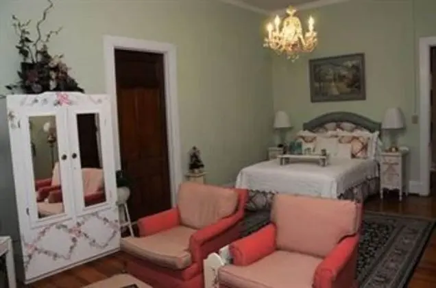 Belle Room