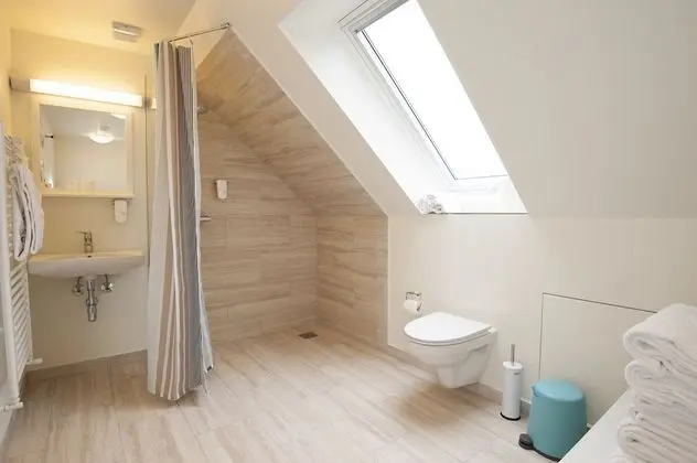 Tek Büyük Yataklı Oda, Ortak Banyo