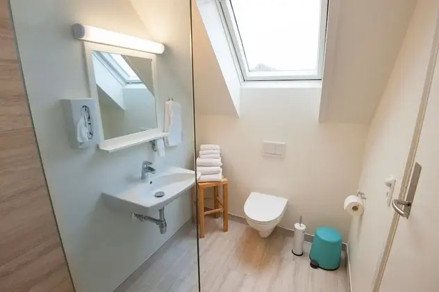 Tek Büyük Yataklı Oda, Ortak Banyo