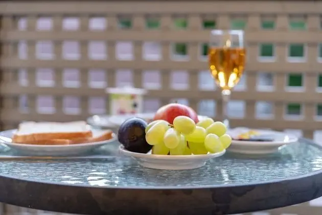 Family Oda, Sigara İçilmez, Küçük Mutfak (1 Night Special)