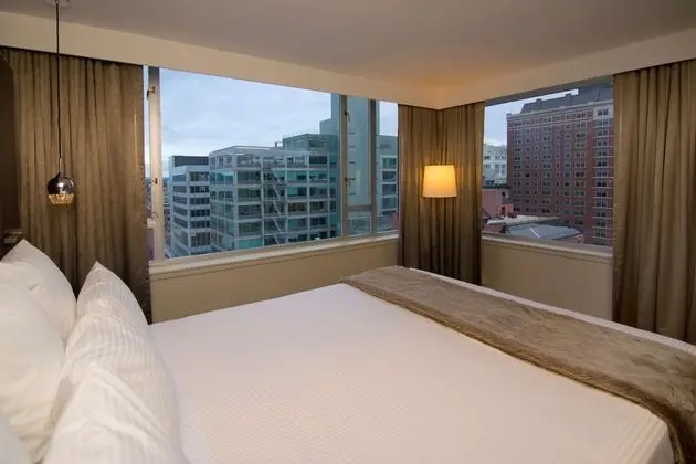 1 King Corner Penthouse