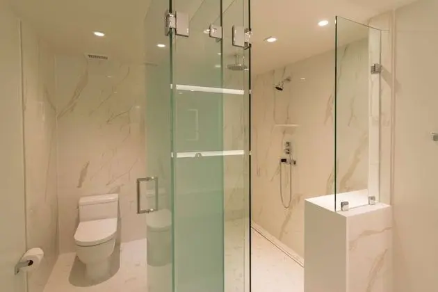 1 King Corner Penthouse