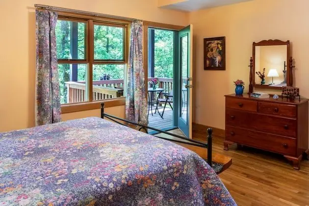 House, Private Bathroom