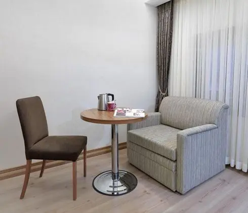 Üç Kişilik Oda