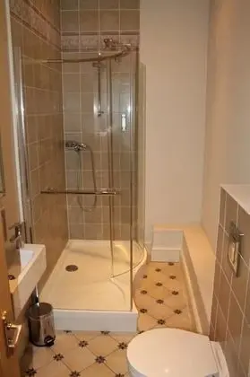Standard Süit, Banyolu/Duşlu