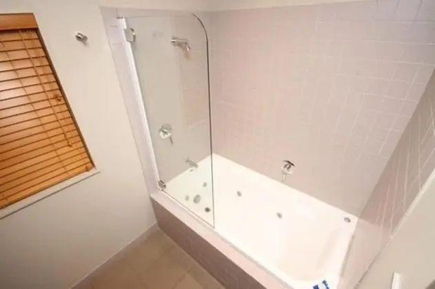 Standard Süit, 1 Yatak Odası, Sigara İçilmez, Küçük Mutfak (Spa Bath)