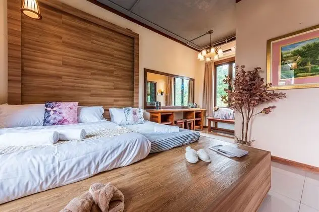 Family Villa (Downhill)