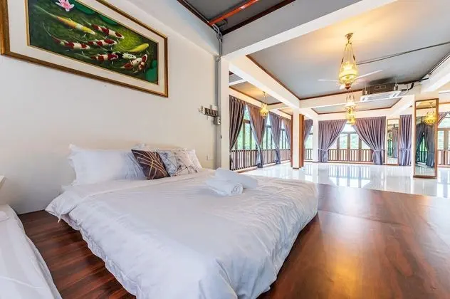 Family Villa (Downhill)