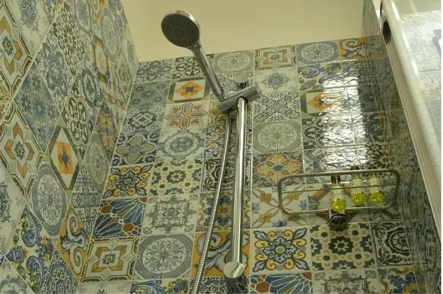 Üç Kişilik Oda