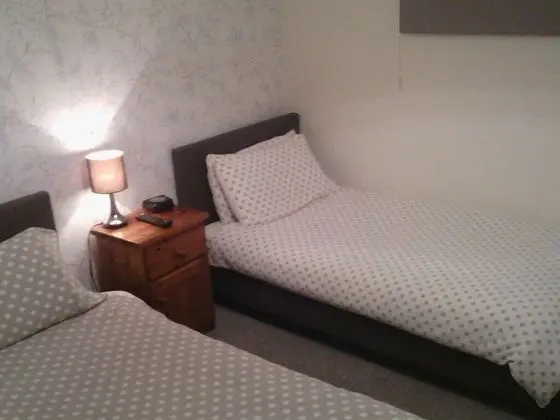 Superior İki Ayrı Yataklı Oda (Ensuite with Shower, Garden View)