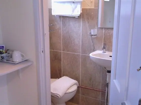 Superior İki Ayrı Yataklı Oda (Ensuite with Shower, Garden View)