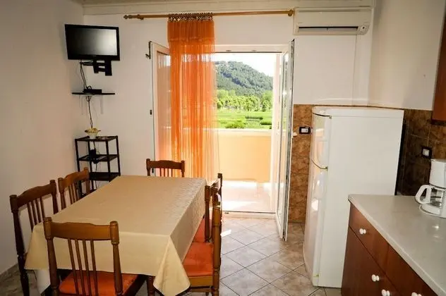 Apart Daire (BePa - 200 m from sandy beach - A3(5))