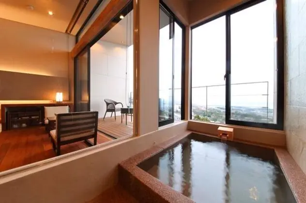 Traditional Oda, Zemin Kat (Half Open-air Bath)