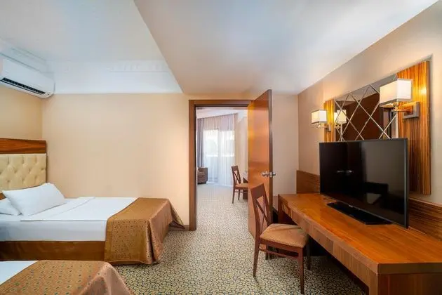 https://images.etstur.com/files/images/hotelImages/TR/215961/l/Bera-Hotel-Alanya-Oda-333536.jpg