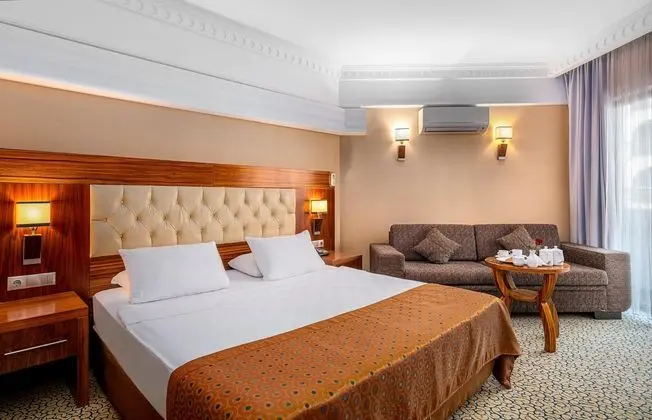 https://images.etstur.com/files/images/hotelImages/TR/215961/l/Bera-Hotel-Alanya-Oda-333538.jpg
