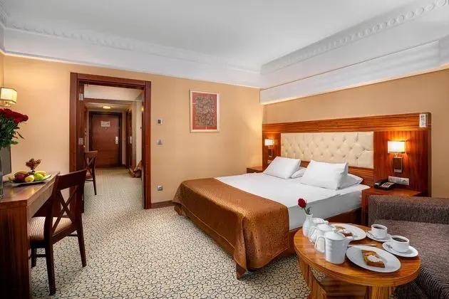 https://images.etstur.com/files/images/hotelImages/TR/215961/l/Bera-Hotel-Alanya-Oda-333539.jpg