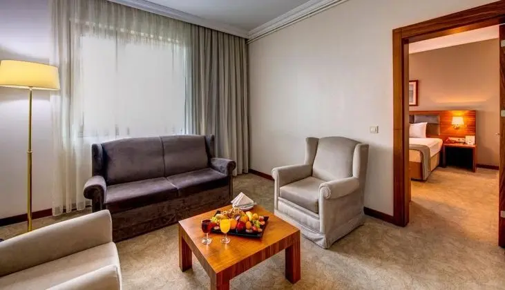Deluxe Suite