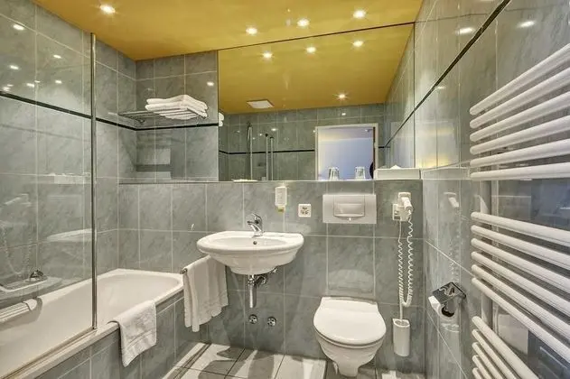 Economy Tek Büyük veya İki Ayrı Yataklı Oda