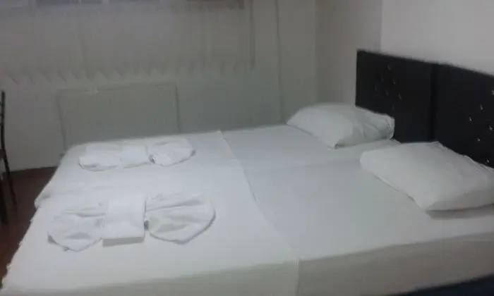 Economy Tek Büyük veya İki Ayrı Yataklı Oda (Basement)