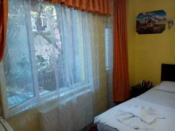 Standard Tek Büyük Yataklı Oda