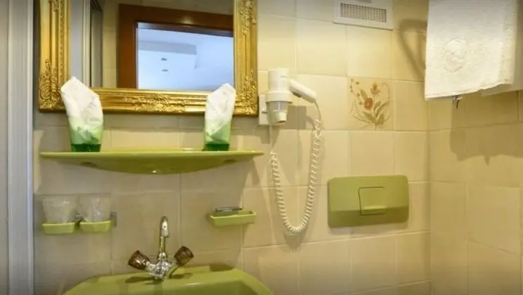 Tek Büyük Yataklı Oda