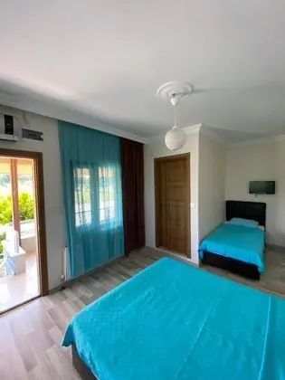Aile Odası, Bahçe Manzaralı