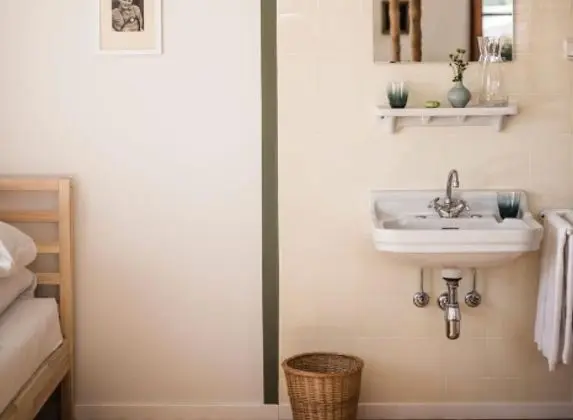 Tek Büyük Yataklı Oda, Ortak Banyo, Dağ Manzaralı