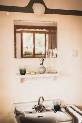 Tek Büyük Yataklı Oda, Ortak Banyo, Dağ Manzaralı