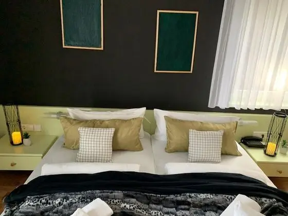 Comfort Tek Büyük Yataklı Oda